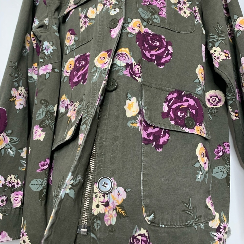 Levi’s Floral Printed Field Jacket - Picture 7 of 13